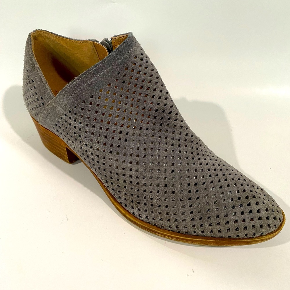 Lucky Brand Womens Basels Ankle Bootie Round Toe Zipper Perforated Gray 7.5 EUC